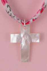 Collier croix nacre (rose)